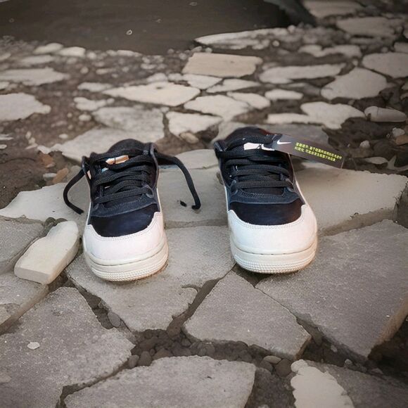 NEW Women's Size 7.5 / Youth 6- Air Jordan 4 RM Black Light Bone - Picture 2 of 7